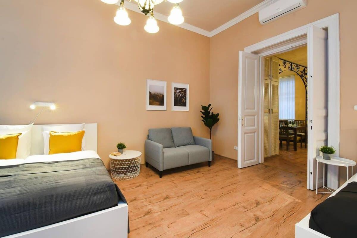 Very Central Very Spacious New Home Budapest Eksteriør billede