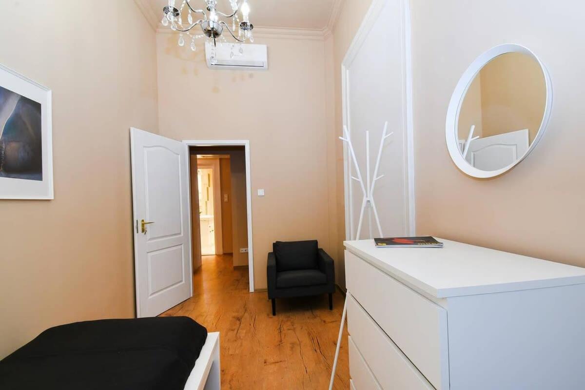 Very Central Very Spacious New Home Budapest Eksteriør billede